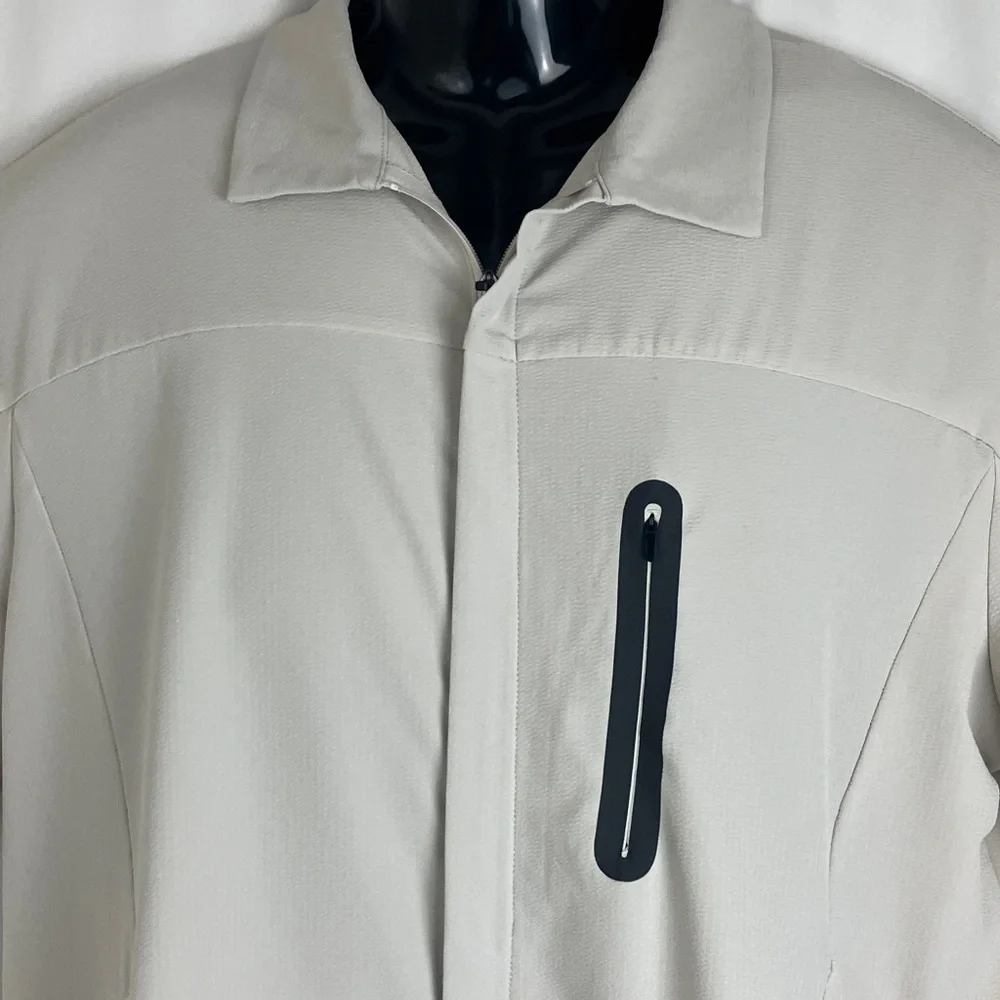 Zella Beige Short Sleeve Athletic Shirt Men’s Size Medium
